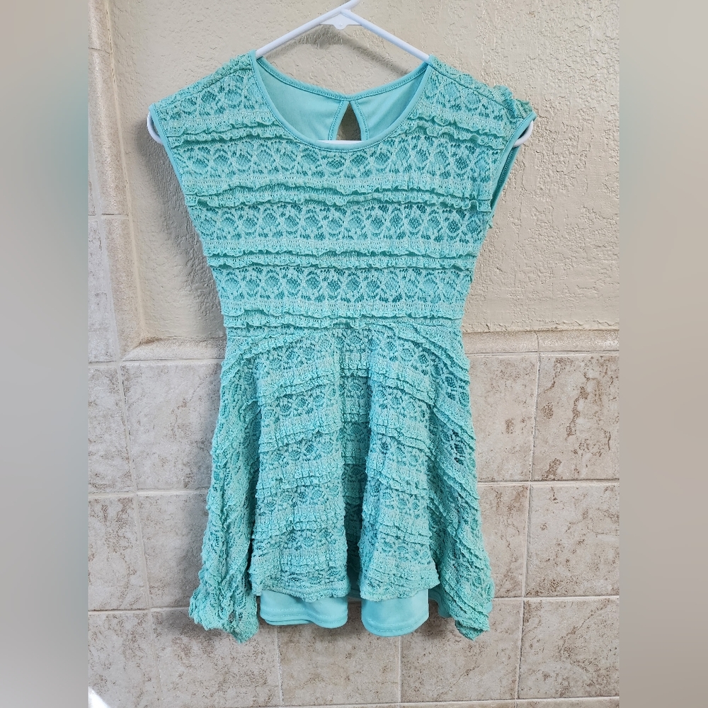 Epic Threads turquoise lace top